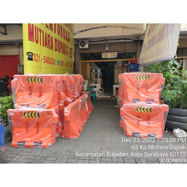 Road Water Barrier Pembatas Jalan Plastik Tanaga