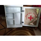 Kotak Obat Gantung First Aid Box 3